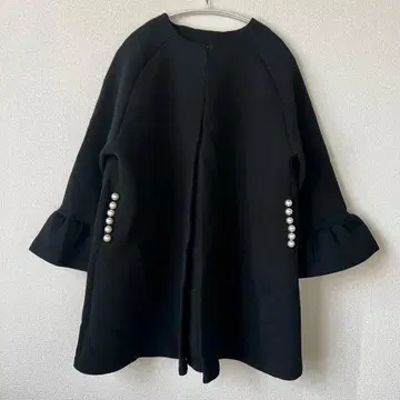 Frene 프릴 소매 본딩 코트 블랙 펄