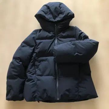유니클로 UNIQLO 심리스 다운 후드티 경량 S 블랙