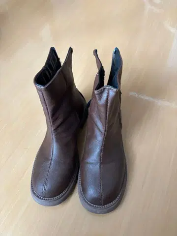 브라운 가죽 숏부츠