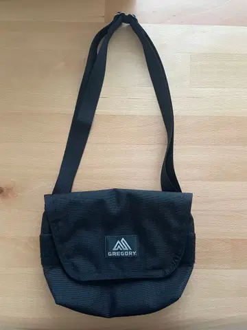 GREGORY 블랙 숄더백