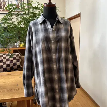 파시오네 체크 블라우스