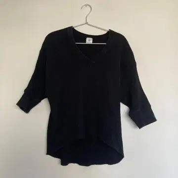 BEAUTY & YOUTH 블랙 V넥 T셔츠 사이즈 6