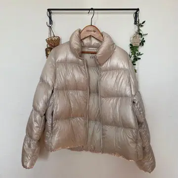 유니클로 울트라 라이트 다운 M 사이즈