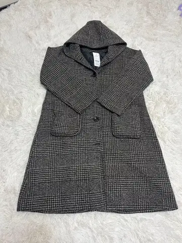 체크 무늬 후드 부착 코트