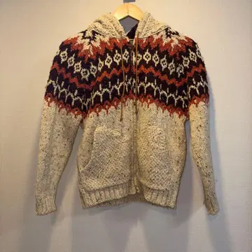 Left Fields 후드 부착 니트 스웨터