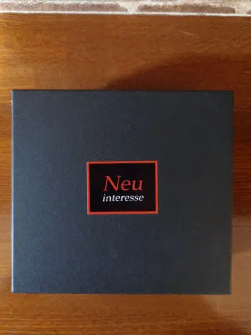 Neu interesse 접이식 지갑