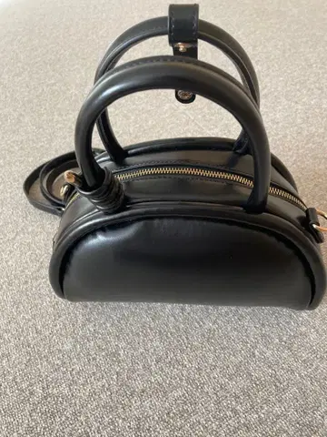 [ 새상품급 ] Donoban x 아키론 콜라보 BLACK 가죽 백