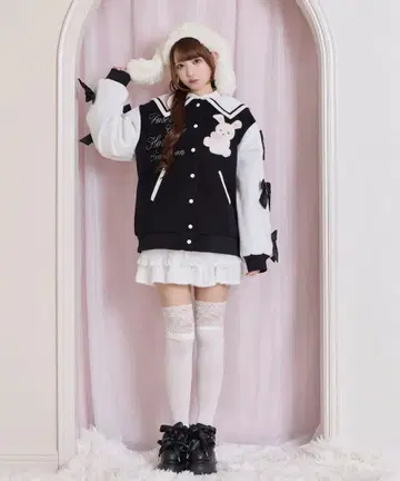 소매 리본 허니 아플리케 바시티 자켓