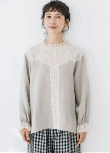 사만사 모스모스 kazumi 콜라보 린넨 레이스 블라우스 베이지 새상품급