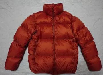 깃털빵빵하게 들어있는데 초경량 울트라 라이트 다운 볼륨 자켓 주황 L