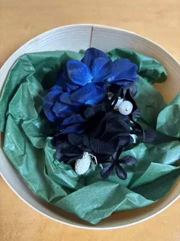 UNITED ARROWS 별주 tnc 플라워 코사지 네이비