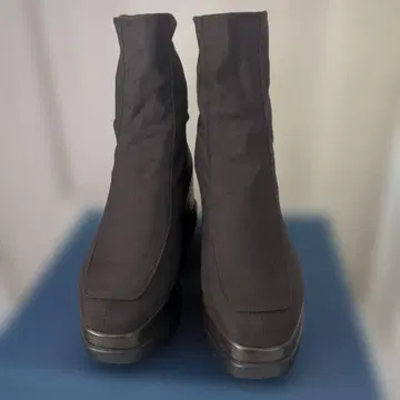 새상품 힐즈아베뉴 오세아니카 웨이브 밑창 스트레치 부츠 브라운