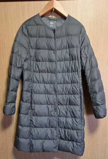 유니클로 울트라 라이트 다운 노카라 코트 M