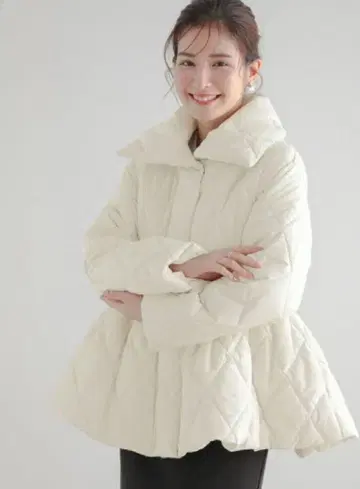 택 포함 새상품 fit more 페플럼 퀼팅 패딩 자켓