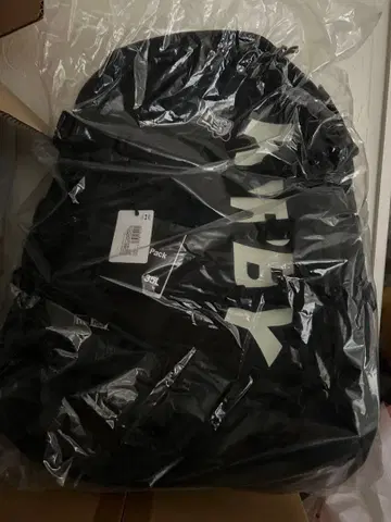 커비 뉴에라 콜라보 커리어 팩 35L