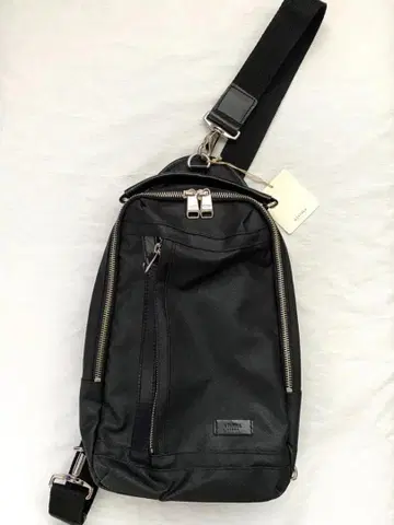새상품 미사용 ultima TOKYO 바디백 블랙 소가죽