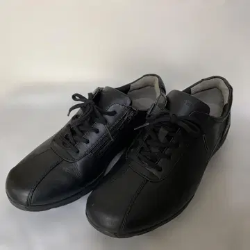 메디컬 워크 블랙 레이스업 스니커즈