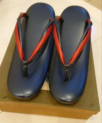 [ 새상품 ] 오키무네 네이비 조리 빨간색 하나오