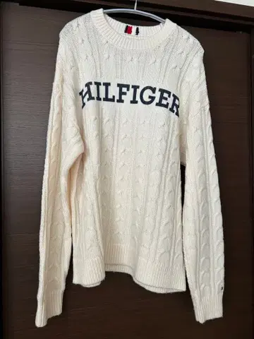 Tommy Hilfiger 케이블 니트 스웨터 아이보리