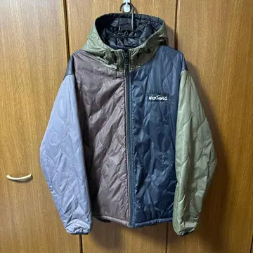 WILD THINGS 리버서블 퀼팅 후드티 빔즈 별주 M