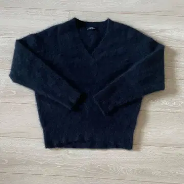 네이비 V넥 모헤어 스웨터 긴팔
