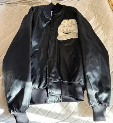 FORTY PERCENT 블랙 바시티 자켓