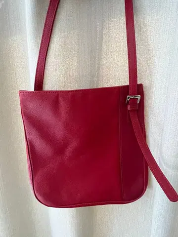 라코스테 레드 가죽 숄더백