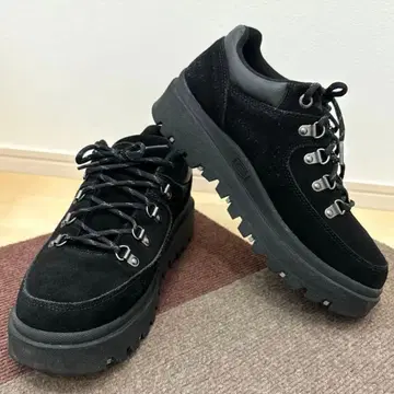 스케쳐스 블랙 스웨이드 통굽 스니커즈 UK6 25.5cm