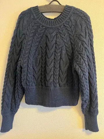 캘런솔로지 스웨터