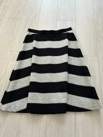 INDIVI 스트라이프 플레어 스커트 38