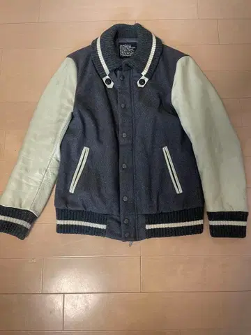 nano universe 돈키 바시티 자켓 그레이x아이보리