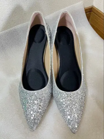[ 새상품급 ] 실버 라메 글리터 펌프스 24.5cm