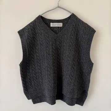 새상품급 MidiUmi 미디우미 케이블 짜임 니트 베스트
