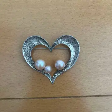 실버 펄 하트 브로치