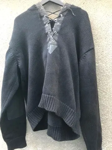 GOOD ENOUGH 블랙 코튼 니트