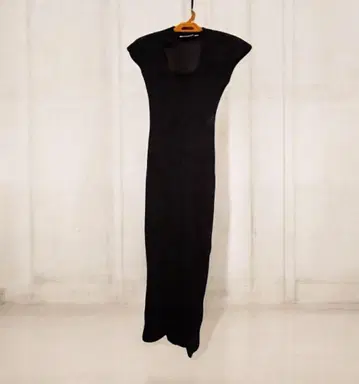 블랙 플로럴 레이스 슬리브리스 드레스 - 비침 있음 Lace