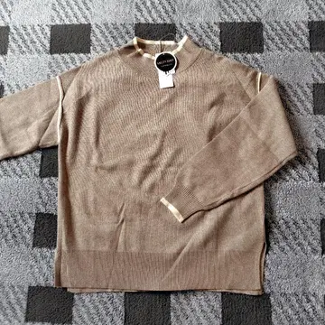 미사용 글로벌 워크 멜티 파이핑 니트 모카