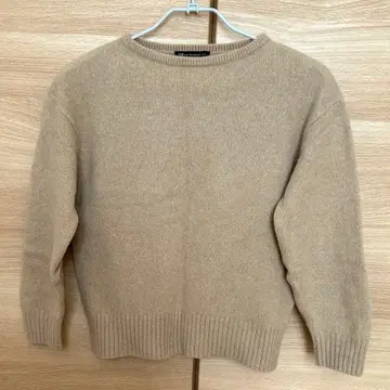 23구 베이지 크루넥 스웨터 폭스 혼방