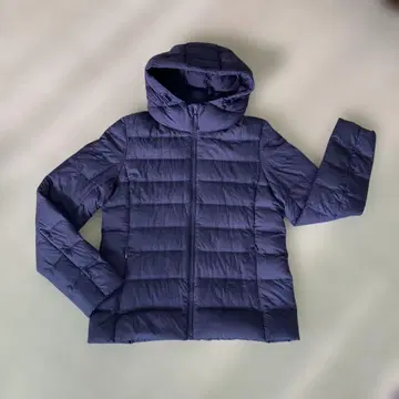 UNIQLO 울트라 라이트 다운 심리스 후드티 네이비 M 사이즈