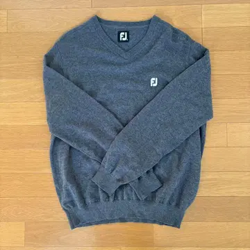 FJ 그레이 V넥 스웨터 L 사이즈