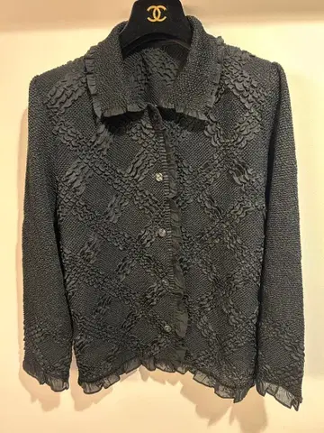 플리츠 가공 블랙 프릴 긴팔 가디건