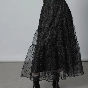 [ 새상품 택 포함 ] 카듀네 38 키라키라 도트 샤샤 스커트 블랙 믹스