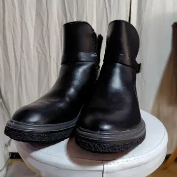 새상품급 GORE-TEX 블랙 가죽 사이드 고어 부츠 38