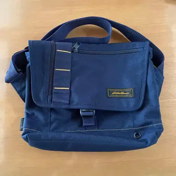 Eddie Bauer 네이비 숄더백