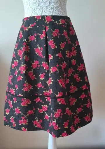 엠즈 그레이시 장미 패턴 플라워 프린트 플레어 스커트 38