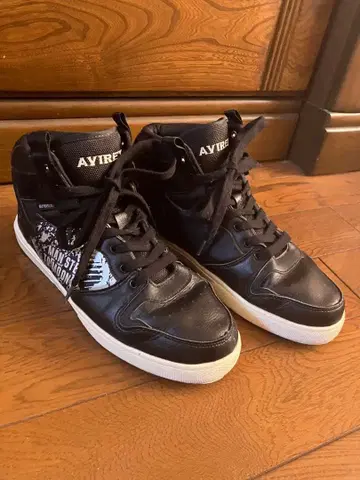 AVIREX 하이컷 스니커즈 블랙