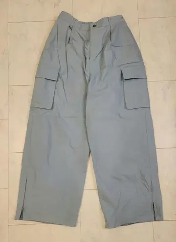 FIKA. 라이트 블루 카고 팬츠