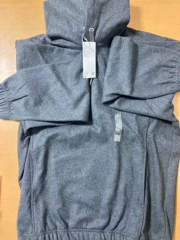 새상품 미사용/UNIQLO U 브러쉬드 저지 풀 후드티