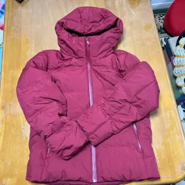 UNIQLO 유니클로 심리스 다운 후드티/3D 컷 M 레드