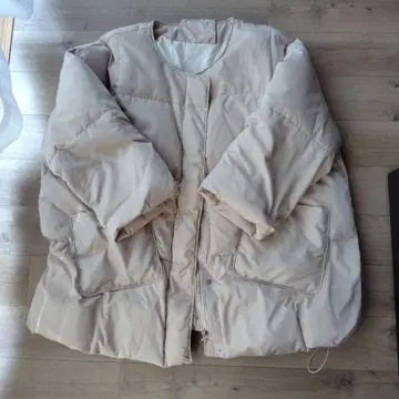 베이지 오버 사이즈 다운 자켓